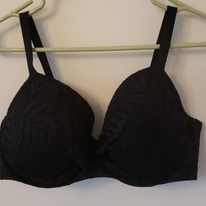 Black sz 38 E cup bikini top.